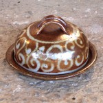 Handmade stoneware pot with lid by Puketai Pottery